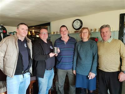Presenting a tankard to Newt, winner of the passport prize draw at the 2018 Harwich and Parkeston Winter Ale Festival, at the Ship, Kirby-le-Soken, 30/01/2019